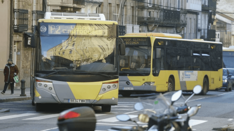 Jornada de huelga en el transporte en Santiago con servicios mínimos