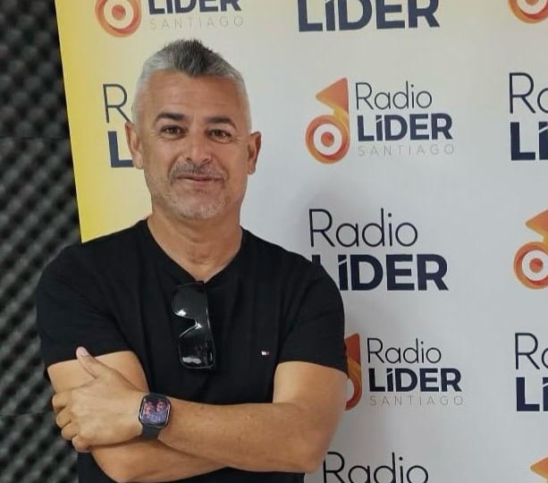 Radio Líder Santiago estrena programa ‘verbenero’ con el DJ canario Jose Azurmendi