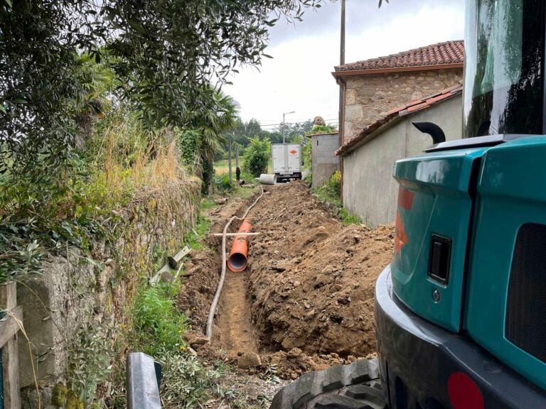 O Concello de Boqueixón inicia as obras de mellora na aldea de Pazos (Lestedo)