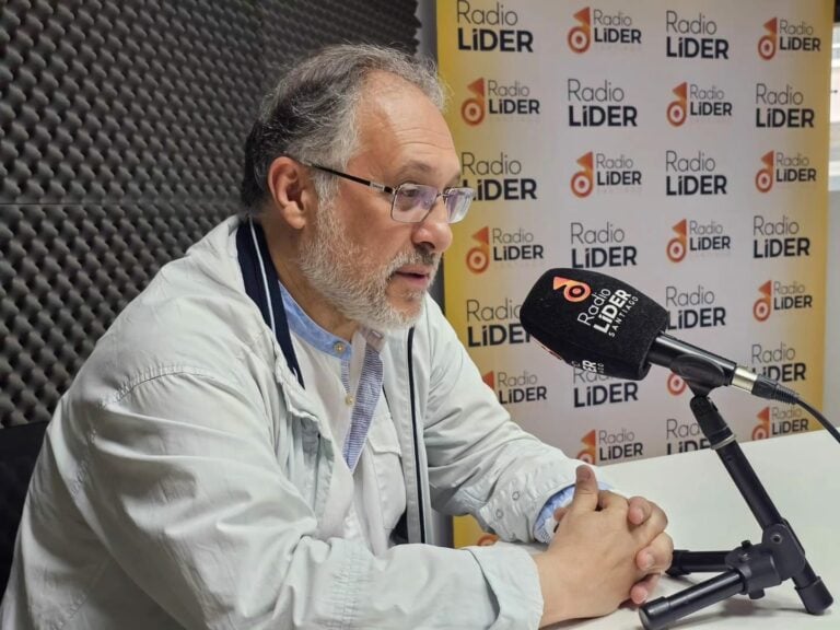 «Hai un turismo que si colapsa, o das excusións en bus que só utilizan de Santiago os baños»