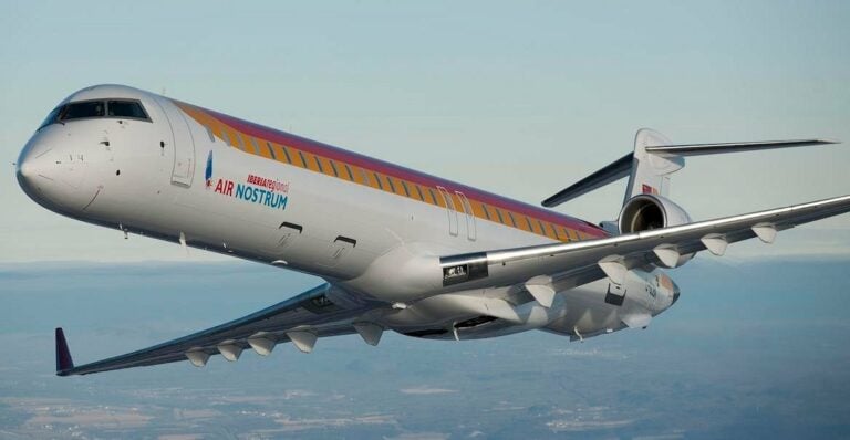 Air Nostrum conectará Santiago y Melilla este verano