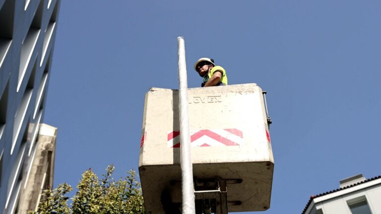 Santiago rematará de renovar a iluminación pública con Led este verán