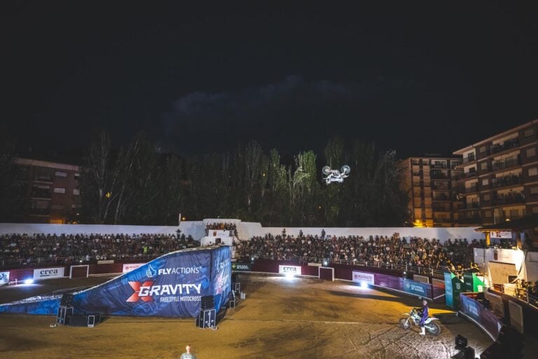 A Festa do Galo Piñeiro e a Mostra Cabalar do Pino acolle unha exhibición de Freestyle Motocross