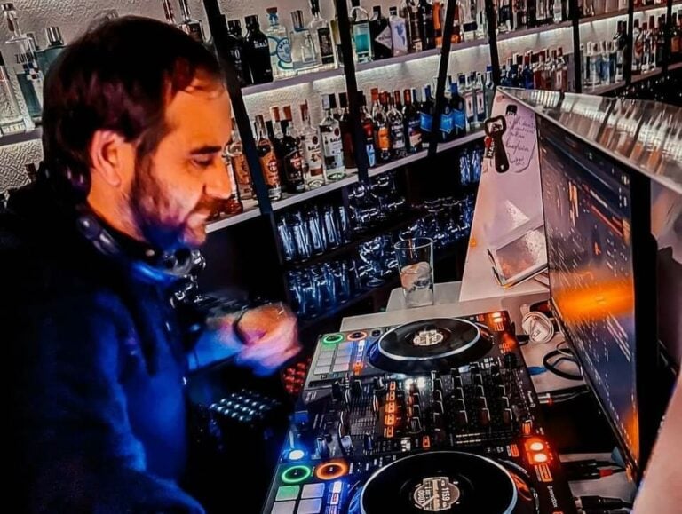 Miguel Lueiro se despide de la cabina del Sónar después de 15 años