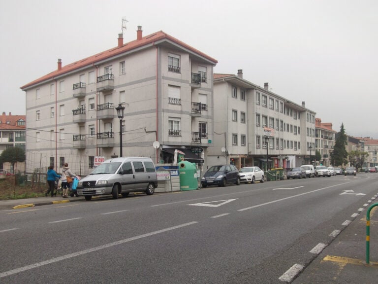 O PSOE propón mobilizar as máis de 6.000 vivendas baleiras de Santiago a prezos accesibles