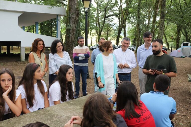 Nenos de Boqueixón e Santiago participan nunha acción formativa de pesca sen morte