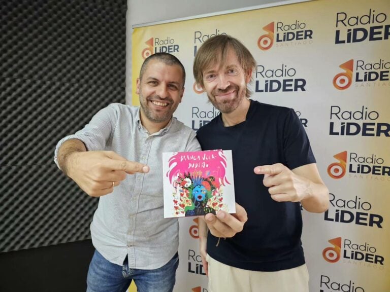 O icónico rockeiro que inspirou a Budiño a dedicarse á música: «Eu tiña só 12 anos»