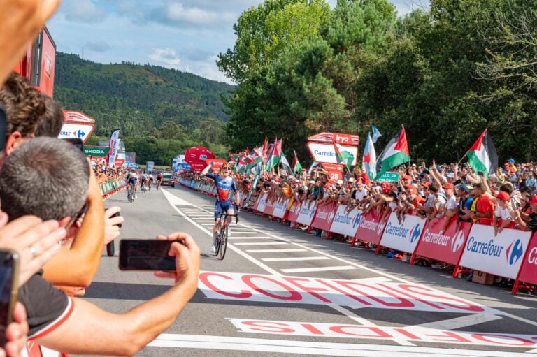 La Vuelta coloca a Padrón en el mapa del ciclismo mundial