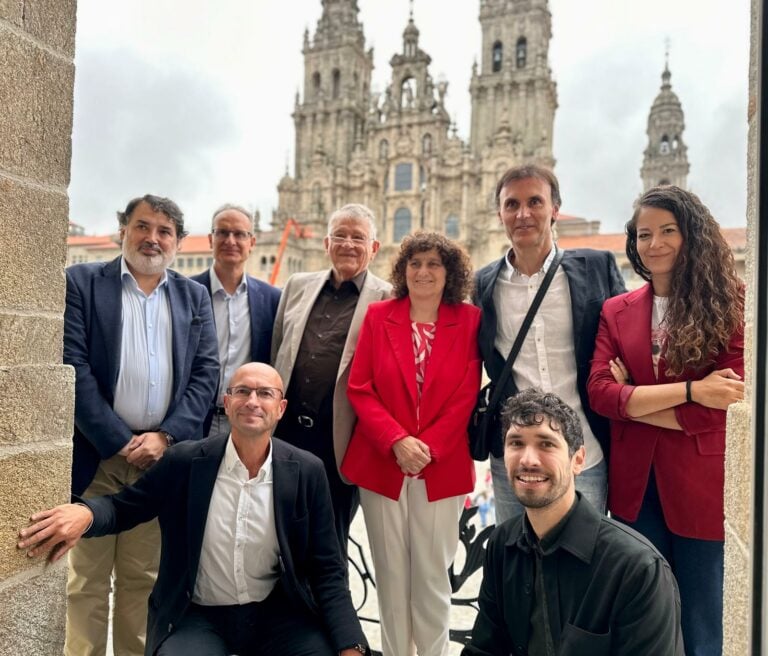A alcaldesa de Santiago recibe a Klaus von Klitzing, Premio Nobel de Física 1985