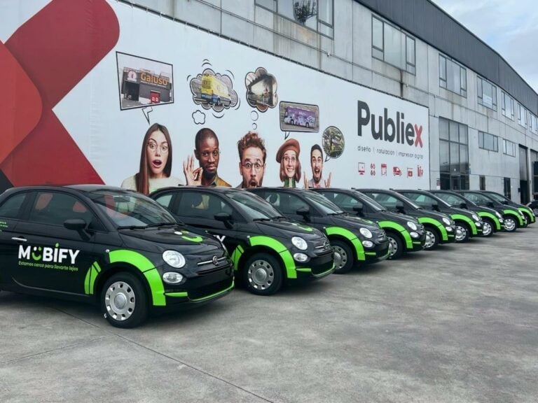 Santiago estrenará 40 vehículos eléctricos de alquiler para distancias cortas