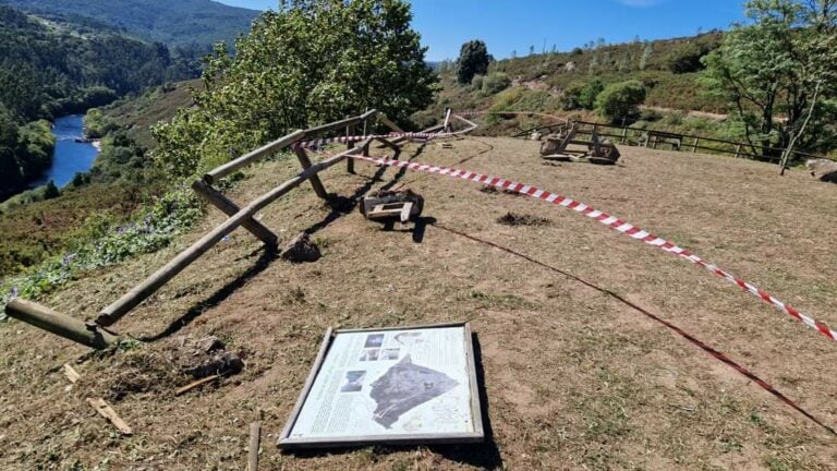 Destrozan el mirador de Lapido, en Padrón: se busca a los autores