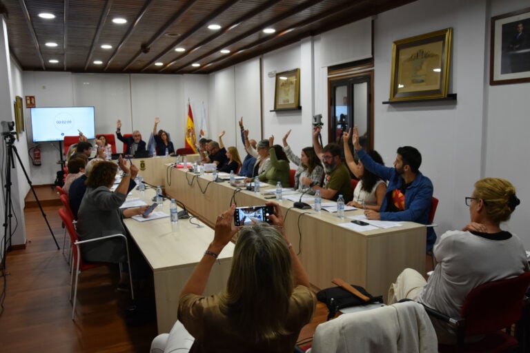 Ames reclama por unanimidade máis recursos para o PAC e o centro de saúde de Bertamiráns