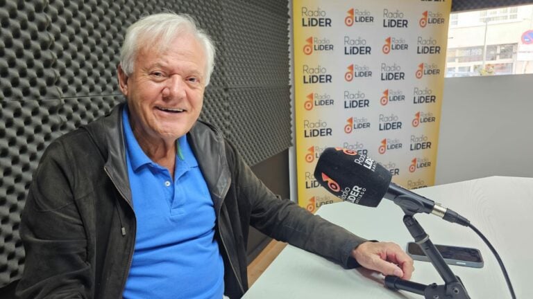 El comercio compostelano tira de ironía: «Si hay que peatonalizar una calle, que sea en A Sionlla»