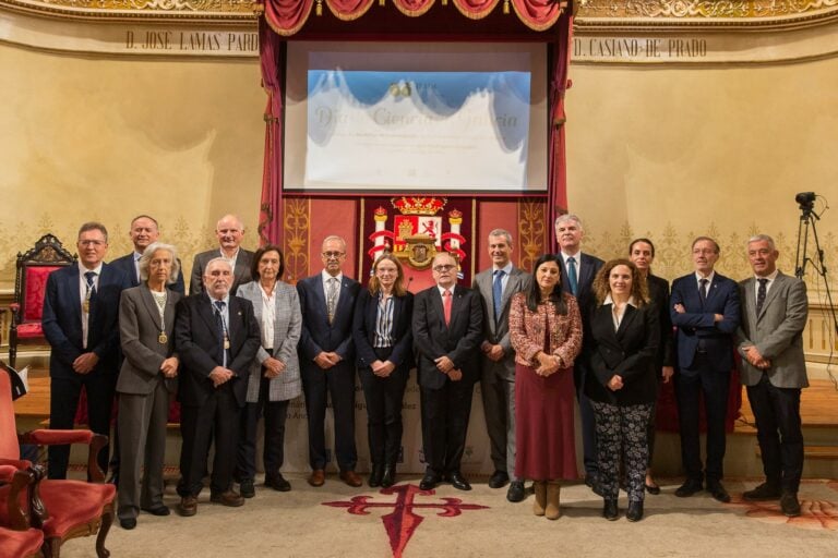 A RAGC homenaxea ao matemático José Rodríguez, introdutor da ciencia moderna en Galicia