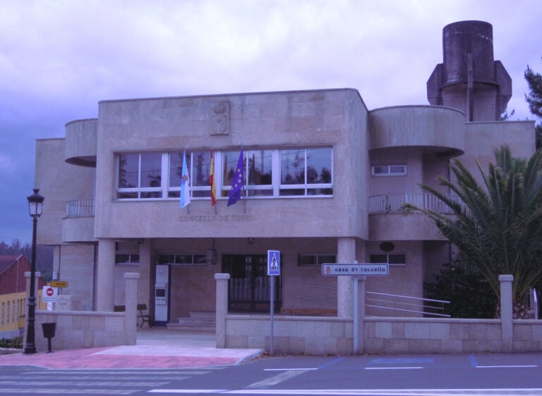 Touro convertarase nun municipio cardioprotexido cunha rede pública de desfibriladores
