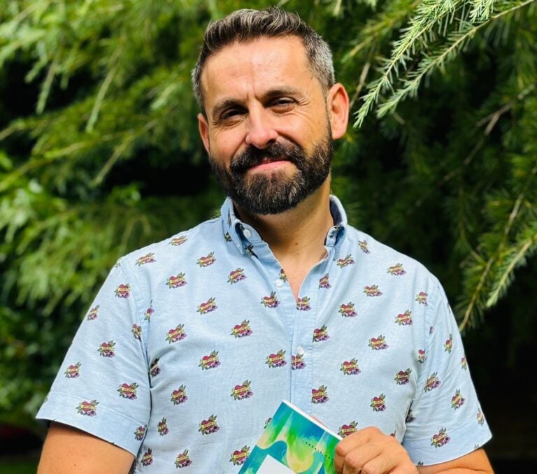 Alberto Mancebo presenta a súa nova novela “Indolente” na Libraría Couceiro de Santiago