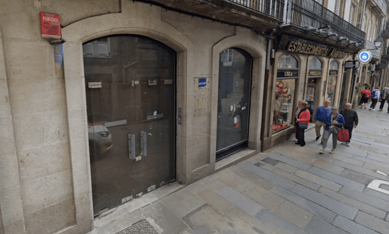La antigua sede de El Correo Gallego en el casco viejo será ahora un Carrefour Express