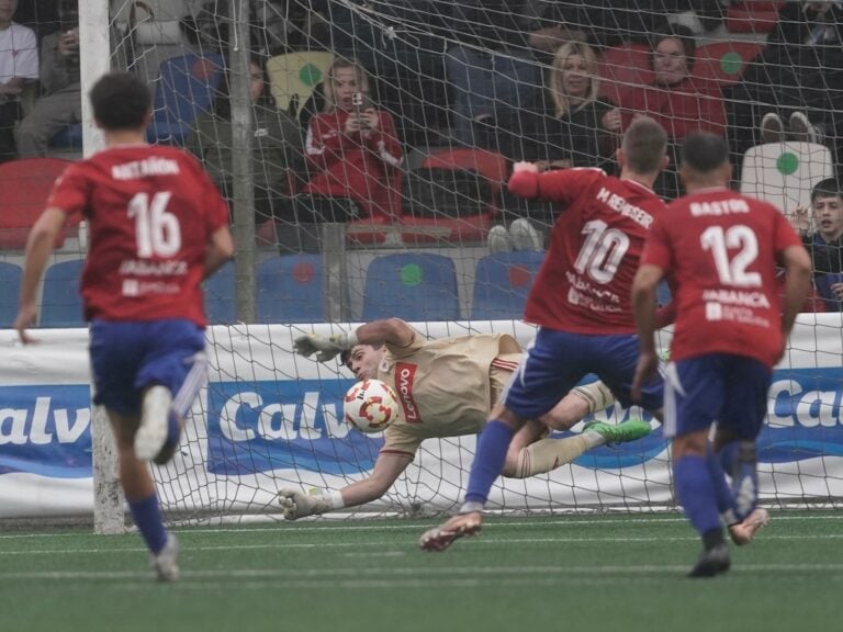 Choiva de goles do Compos cun hat-trick de Samu (0-4)