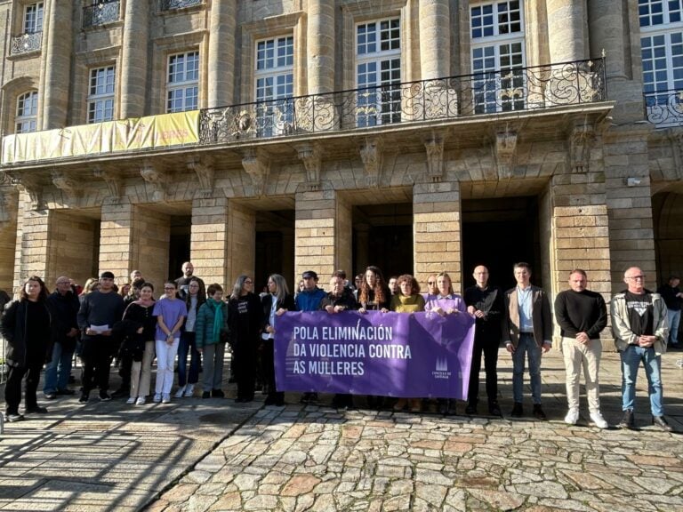 Compostela súmase ás reivindicacións do 25N: «Se non queres ser cómplice, mellor implícate»