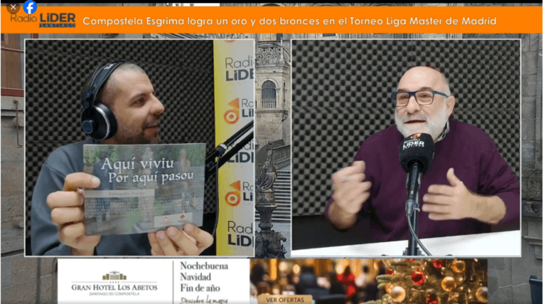 Entre placas e estatuas: Fernando Franjo rende homenaxe ao patrimonio humano de Santiago