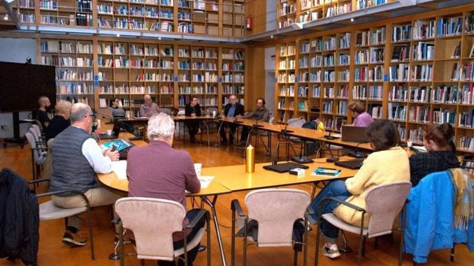 Cumbre de 240 radios locales en Santiago para impulsar la cooperación global