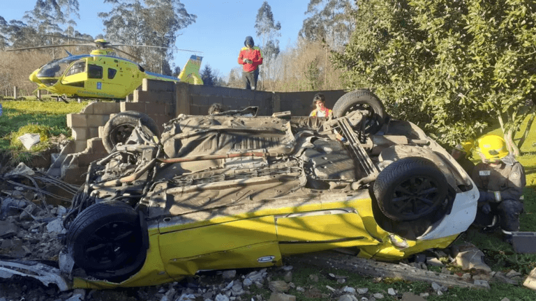 Falece o condutor dun turismo tras saírse da vía en Ordes