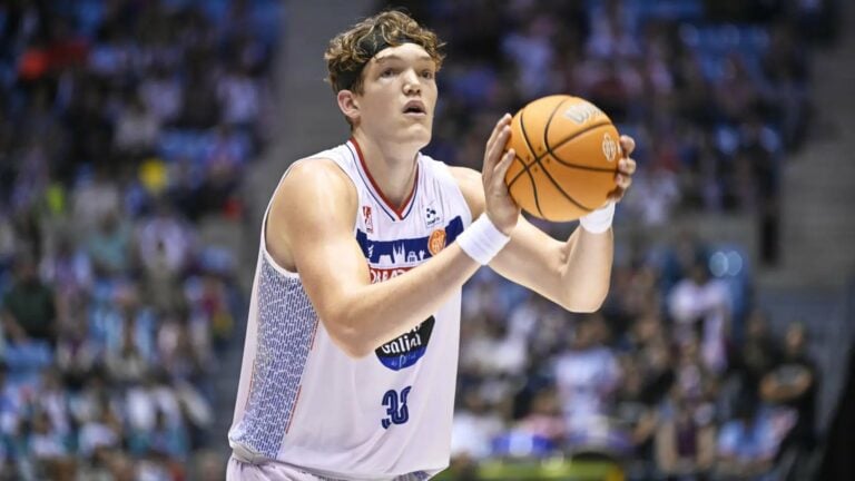Jake Stephens desvincúlase do Monbus Obradoiro tras 26 partidos
