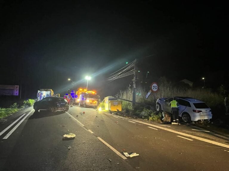Accidente grave en Outes tras una colisión entre dos vehículos