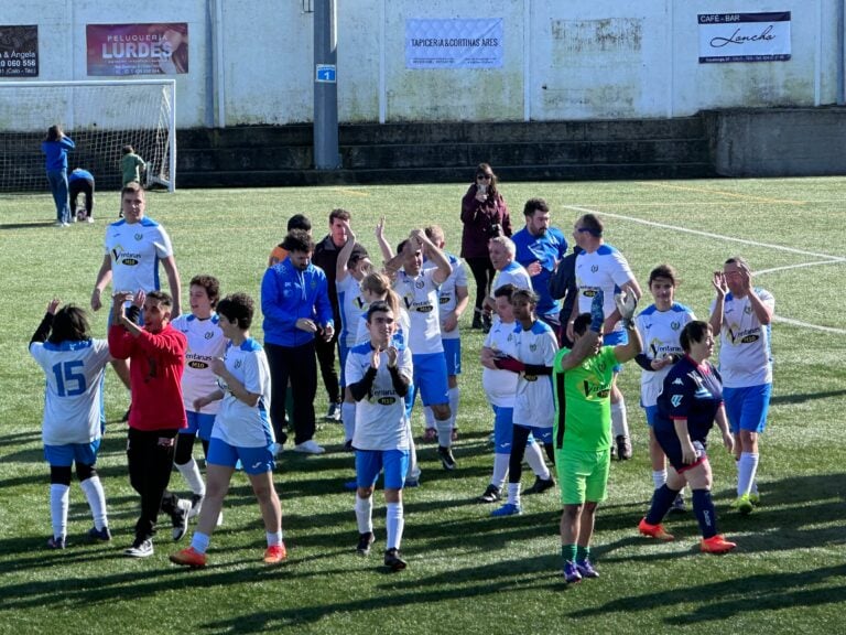Estrease o equipo de fútbol Calo Genuine con mocidade do Club de diversidade de Ames e Arcea-Adames
