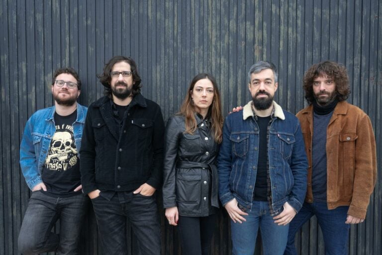 Os John Deeres presentan novo disco este sábado no teatro principal da Estrada