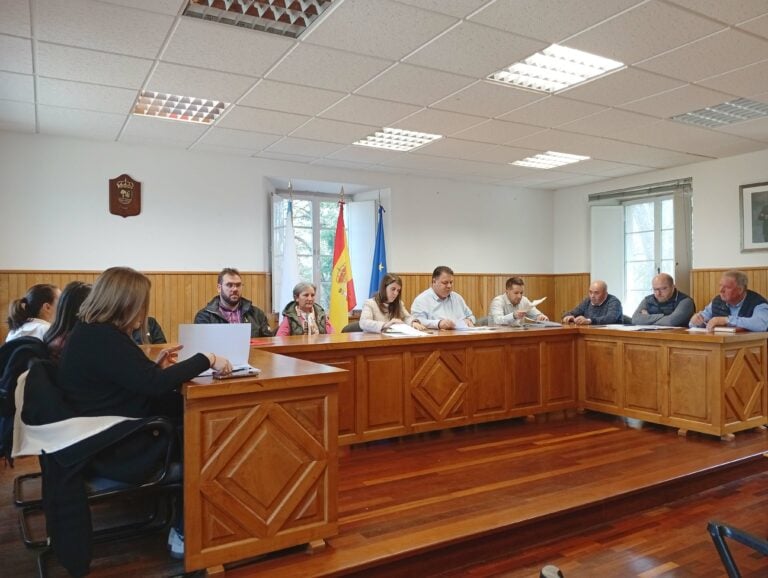 Frades aproba uns orzamentos de 2,49M€ e incrementan nun 8% a inversión en servizos para a veciñanza
