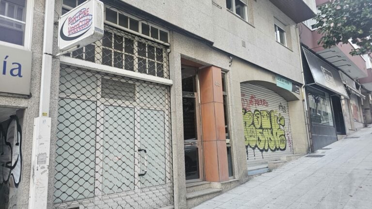 O PP propón esta medida para reverter o preocupante peche de comercios en Santiago