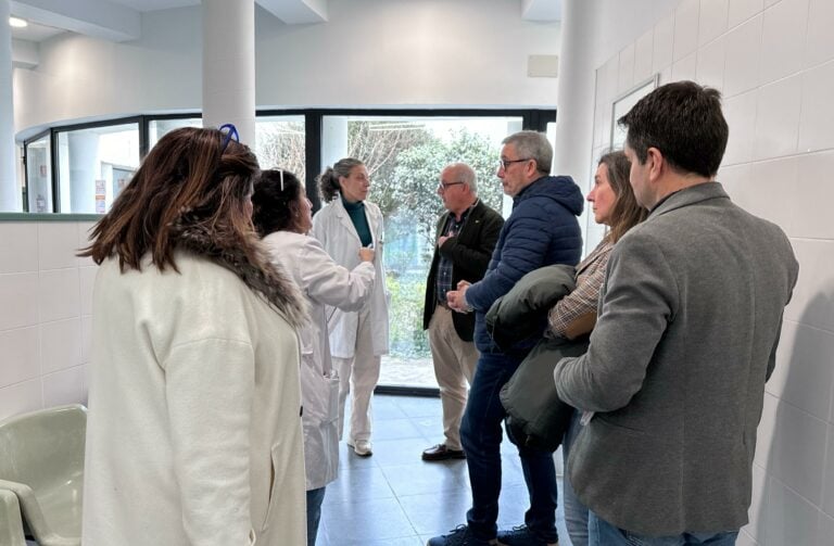 Reclaman a modernización do Centro de Saúde de Bertamiráns