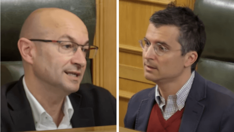 Enfrentamiento entre Muíños y Verea en el pleno de Santiago por una posible moción de censura