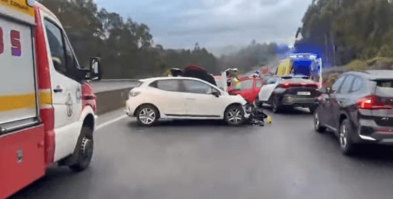 VIDEO | Accidente con catorce vehículos implicados en la autovía del Barbanza