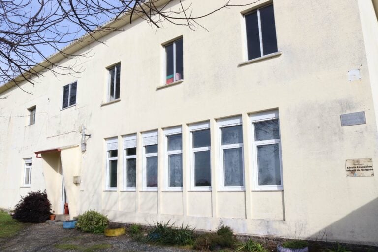 Boqueixón licita por máis de 140.000 € a mellora da eficiencia enerxética da escola infantil de Sergude