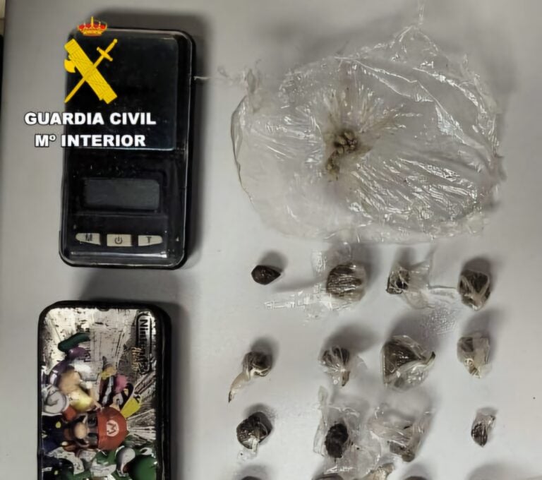 Detenido por vender droga en Sigüeiro