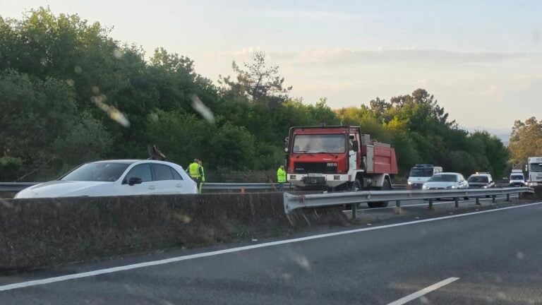 Grave accidente en la AP-9 causa importantes retenciones en dirección a Santiago