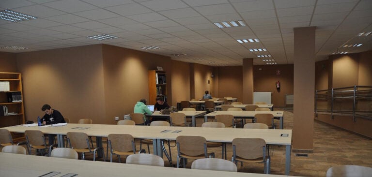 A sala de estudo do Milladoiro abre este luns con acceso as 24 horas do día