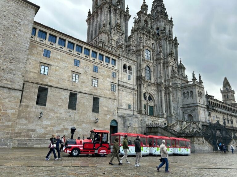 O servizo do tren turístico de Santiago reanúdase este 15 de abril