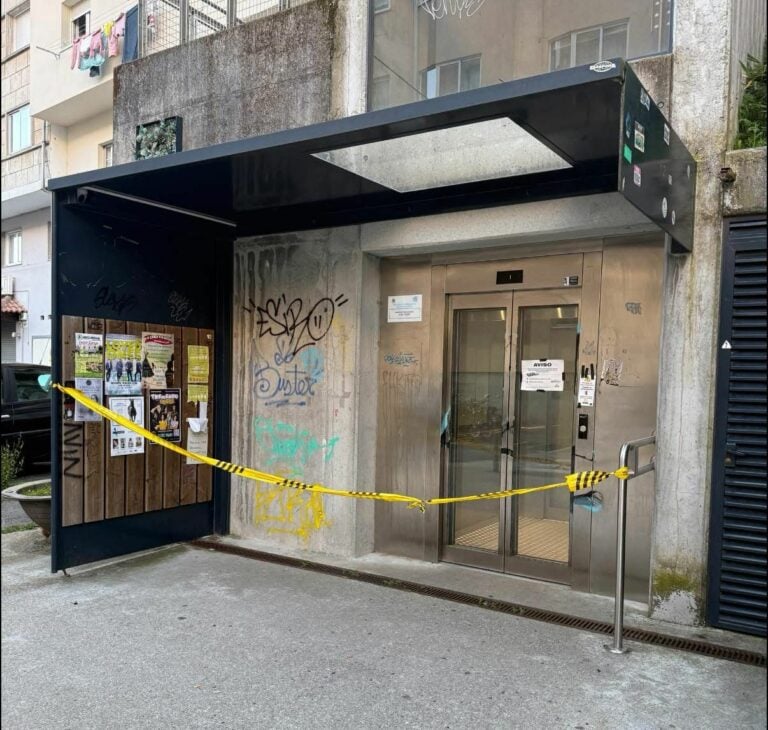 O PP de Santiago esixe ao goberno local unha solución definitiva para o ascensor de Triacastela