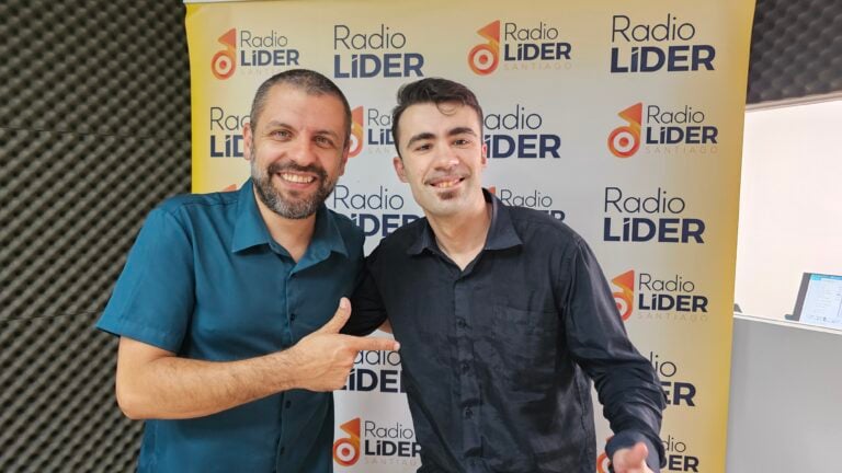 Dani Pardo: o cantante que esperta o son esquecido das verbenas galegas