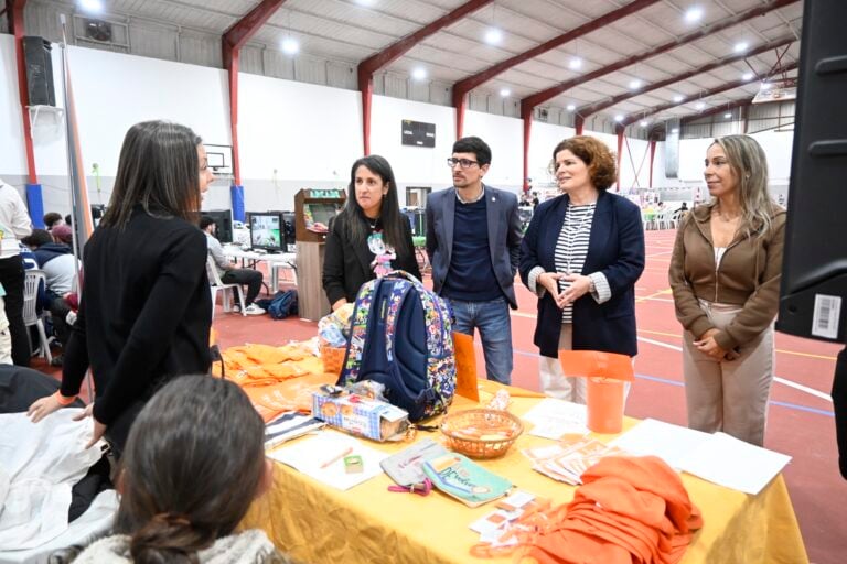 O alcalde Anxo Arca e a subdelegada do Goberno inauguran a Padrón Game Party