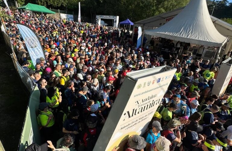 A X Andaina Terras de Altamira bate todos os récords con 1.000 sendeiristas