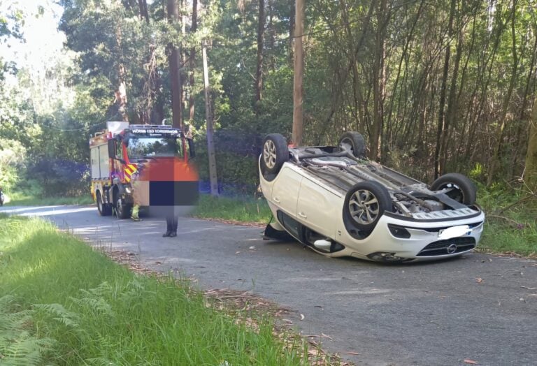 Dous feridos nun accidente de tráfico en Ames