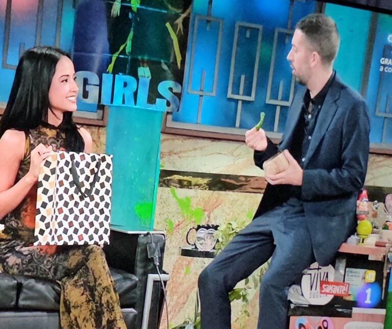 Becky G comparte en ‘La Revuelta’ su pasión por los pimientos de Padrón