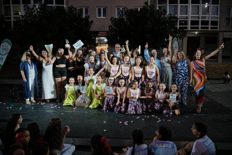 A segunda edición de Baila con Ames conta con preto de 80 participantes