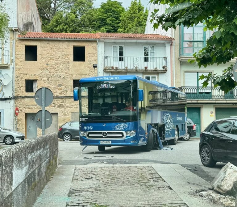 Detenido en Noia tras robar un autobús y causar destrozos en su huida