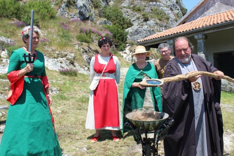 O Pico Sacro acolle este domingo a Cerimonia do Lume Sagrado
