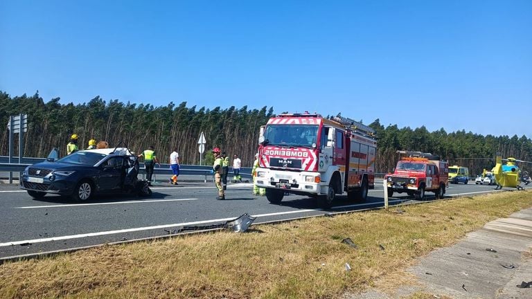 Una persona fallecida y varias heridas en un accidente en la autovía A-54 a su paso por O Pino